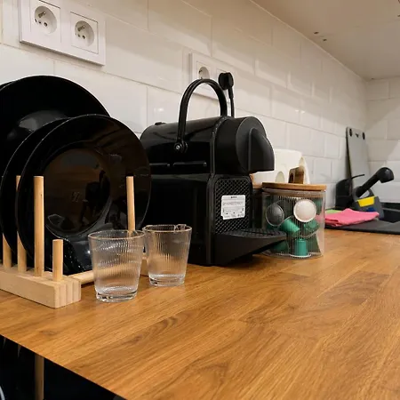 Le Refuge, Center 2 Min Away, Airport 6 Min Away Apartment